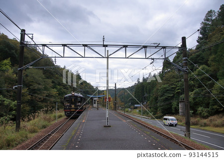 Oeyamaguchi Naiku Station, an unexplored station featured on TV Oeyamaguchi Naiku Station, an unexplored station featured on TV 93144515
