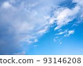 夏天的雲彩、藍天和彩虹 93146208