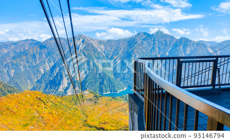Autumn Tateyama Kurobe Alpine Route (from Daikanbo to Kurobedaira) 93146794