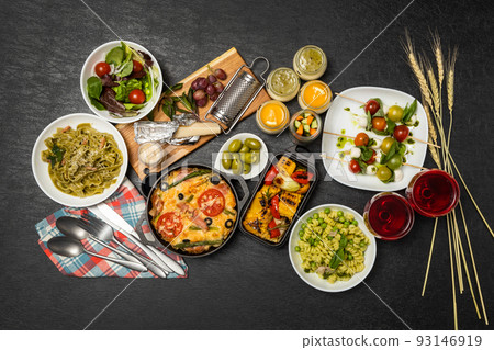 Variety of typical Italian dishes 93146919