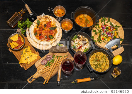 Variety of typical Italian dishes 93146920