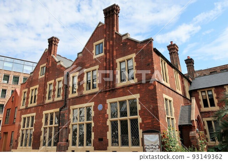 Toynbee Hall (East London) Toynbee Hall (East London) 93149362