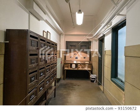 Inside the Shibakawa Building 93150672