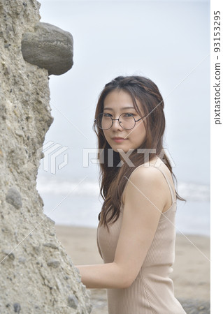 Shoot a portrait of a woman in her twenties on the coast of Otobe, Hokkaido in summer Shoot a portrait of a woman in her twenties on the coast of Otobe, Hokkaido in summer 93153295