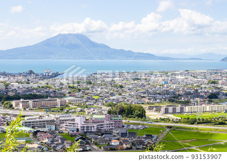 鹿兒島縣愛良市高倉展望台的景色錦江灣和櫻島的景色 鹿兒島縣愛良市高倉展望台的景色錦江灣和櫻島的景色 93153907