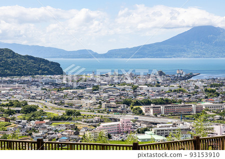鹿兒島縣愛良市高倉展望台的景色錦江灣和櫻島的景色 鹿兒島縣愛良市高倉展望台的景色錦江灣和櫻島的景色 93153910