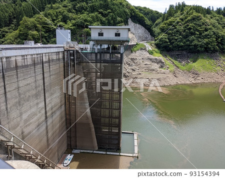 Shimouke Dam is an arched dam in Hita City, Oita Prefecture. Shimouke Dam is an arched dam in Hita City, Oita Prefecture. 93154394