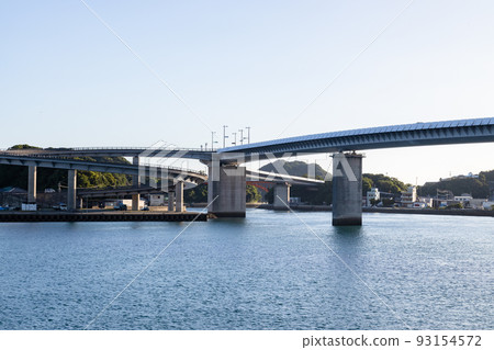 意大利建築師倫佐·皮亞諾設計的牛塚海屋橋 意大利建築師倫佐·皮亞諾設計的牛塚海屋橋 93154572