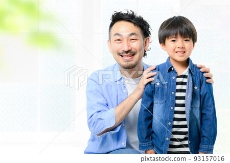 Father and parent and child portrait 2 people looking at the camera 93157016