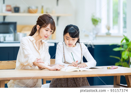 Elementary school children, women, study, examination, education, learning 93157374