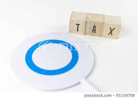 木塊和圓圈標記的稅。稅收的形象 93159709