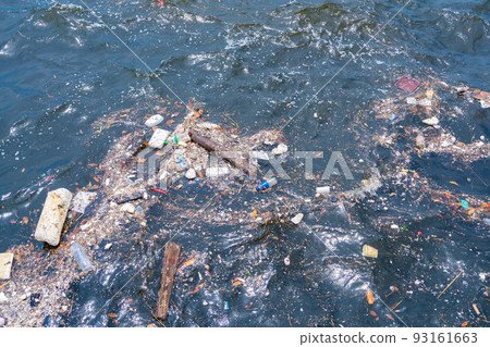 漂流的海洋垃圾微塑料 93161663