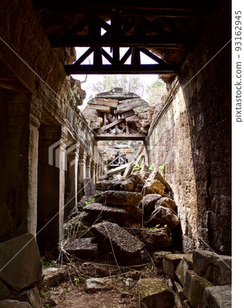 Architecture of ancient temple complex Angkor, Siem Reap 93162945