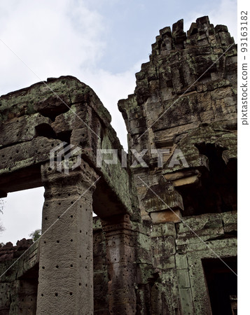 Architecture of ancient temple complex Angkor, Siem Reap 93163182