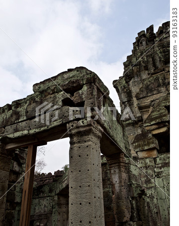 Architecture of ancient temple complex Angkor, Siem Reap 93163183