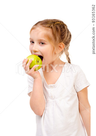 little girl 93165362