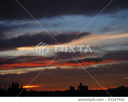 日出的天空 93167482