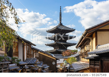 Cityscape of Kyoto, Yasaka Pagoda 93167549