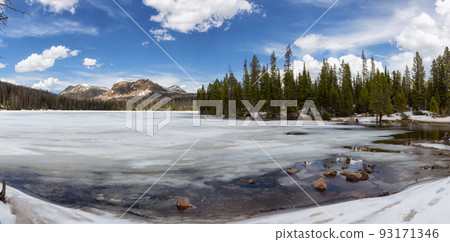 Lake surrounded by Mountains and Trees in Amercian Landscape. Lake surrounded by Mountains and Trees in Amercian Landscape. 93171346