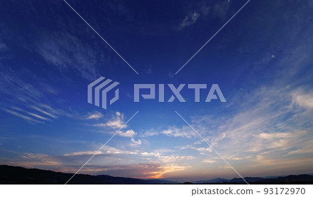 Summer dawn sky with high clouds at sunrise・Ultra wide angle・Sky main・220721am 93172970