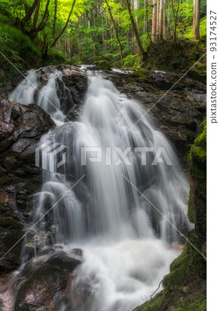 Hitachiota City, Ibaraki Prefecture Shimotaki Falls on the Yokogawa River running through the fresh greenery 93174527