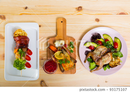 Set of dishes from small fowls 93175107