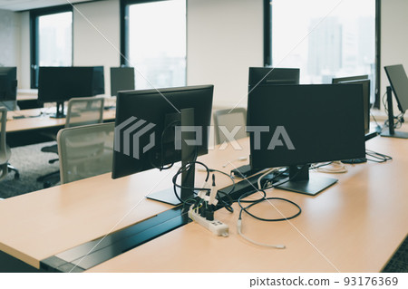 office   93176369