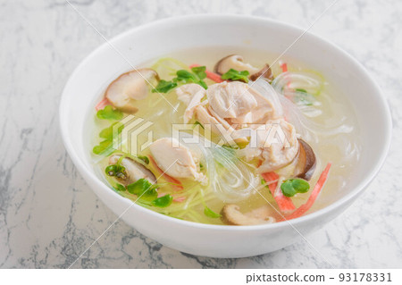 Chicken Fillet Vermicelli Soup 93178331