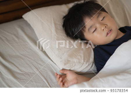 睡覺的男孩/兒童睡眠圖像 睡覺的男孩/兒童睡眠圖像 93178354