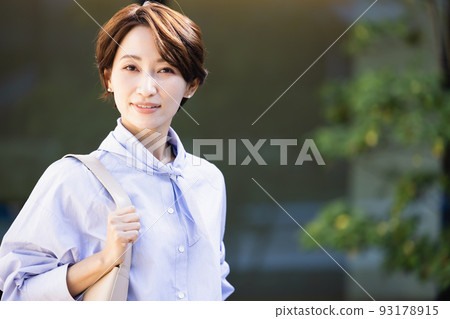 Female portrait photography cooperation: LINK FOREST 93178915