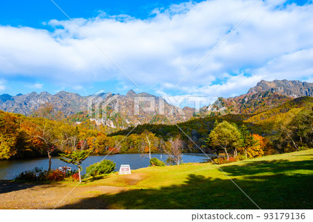 Togakushi / Kagamiike (Autumn) Togakushi / Kagamiike (Autumn) 93179136