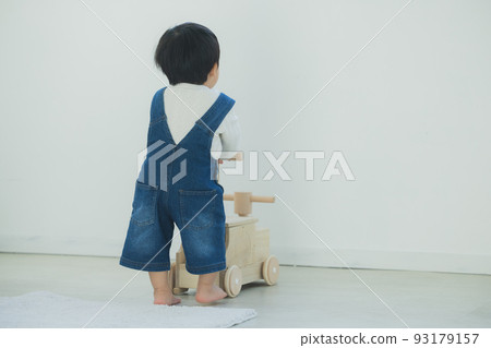 One-year-old boy living room One-year-old boy living room 93179157