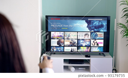 女性觀看視頻分發服務 93179735