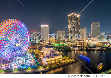 橫濱港未來摩天輪的夜景和在夜空中閃耀的建築物|神奈川縣橫濱市 橫濱港未來摩天輪的夜景和在夜空中閃耀的建築物|神奈川縣橫濱市 93179998
