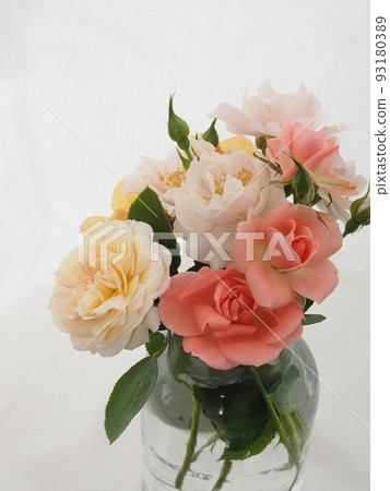 Roses bouquet Roses bouquet 93180389