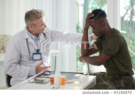Doctor Talking to Suffering Ex-souldier 93180870