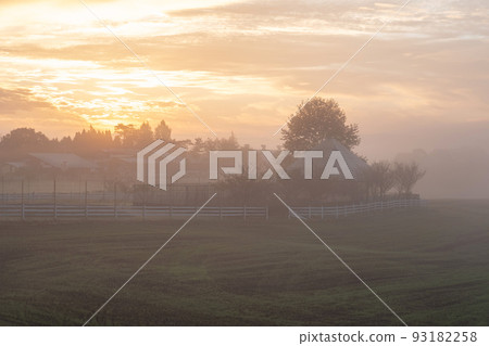 Dawn of the plateau (Hiruzen Plateau) Dawn of the plateau (Hiruzen Plateau) 93182258