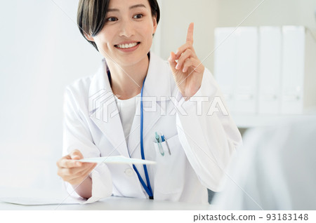 醫護人員遞藥 93183148