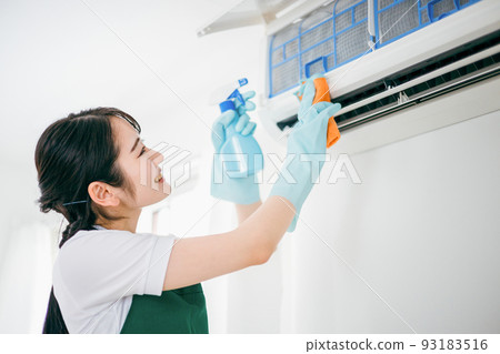 清潔女商人清潔空調 93183516
