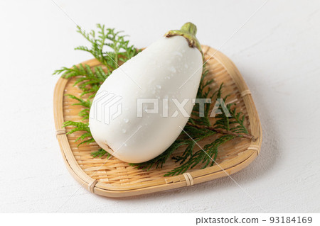 新鮮的白茄子 93184169