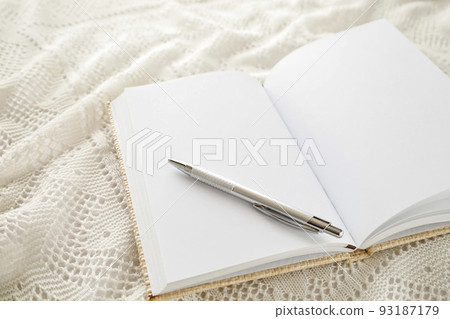 Notebook and pen with natural cover 93187179