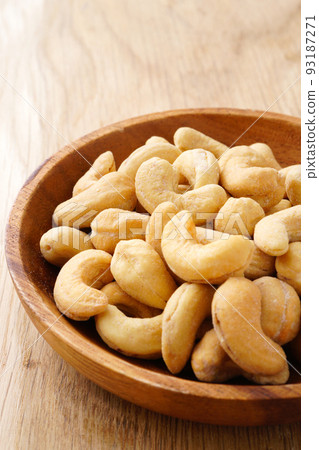 Cashew Nuts 93187271