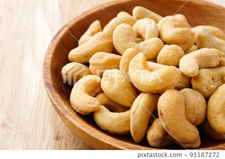 Cashew Nuts 93187272
