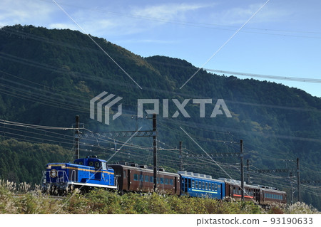 北斗星色DE10混色12系14系旅客列車東武鐵道觀景車亮相DE10 1109 93190633