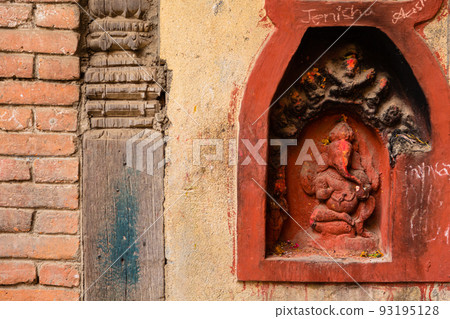 A Hindu shrine in the Thamel district of Kathmandu, Nepal 93195128
