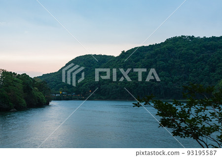 Nepal Scenery of Phewa lake on the dam side of Pokhara at dusk 93195587