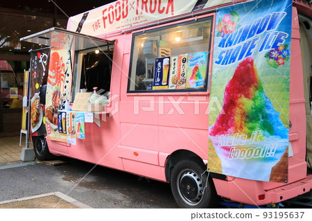 Kitchen car in summer Shaved ice kitchen car Kitchen car in summer Shaved ice kitchen car 93195637