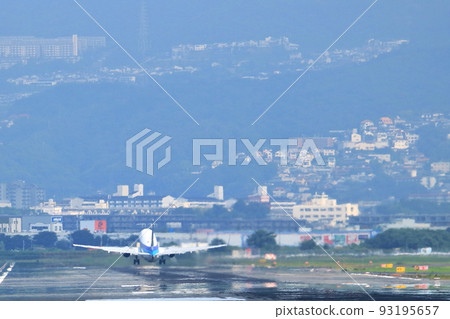 大阪國際機場 ANA 飛機起飛準備就緒 川尻千里 大阪國際機場 ANA 飛機起飛準備就緒 川尻千里 93195657