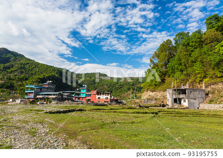 尼泊爾博卡拉郊區的景觀 93195755