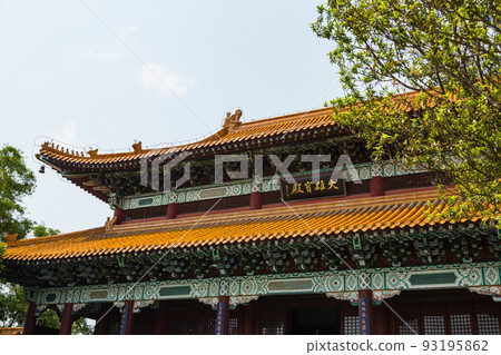 尼泊爾藍毘尼園中的中國寺廟,佛祖誕生地藍毘尼花園 尼泊爾藍毘尼園中的中國寺廟,佛祖誕生地藍毘尼花園 93195862